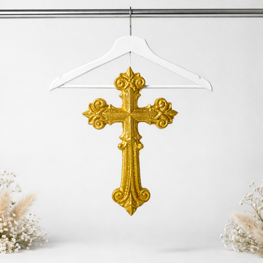 Cross To Bear 5 1/2”H x 3 1/2”W ~ 1.7oz
1.7 oz.