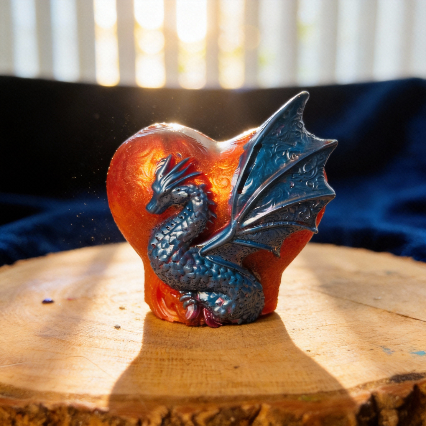 Dragon Love ~ 4”H x 3”W ~ 10.4oz

10.4 oz.