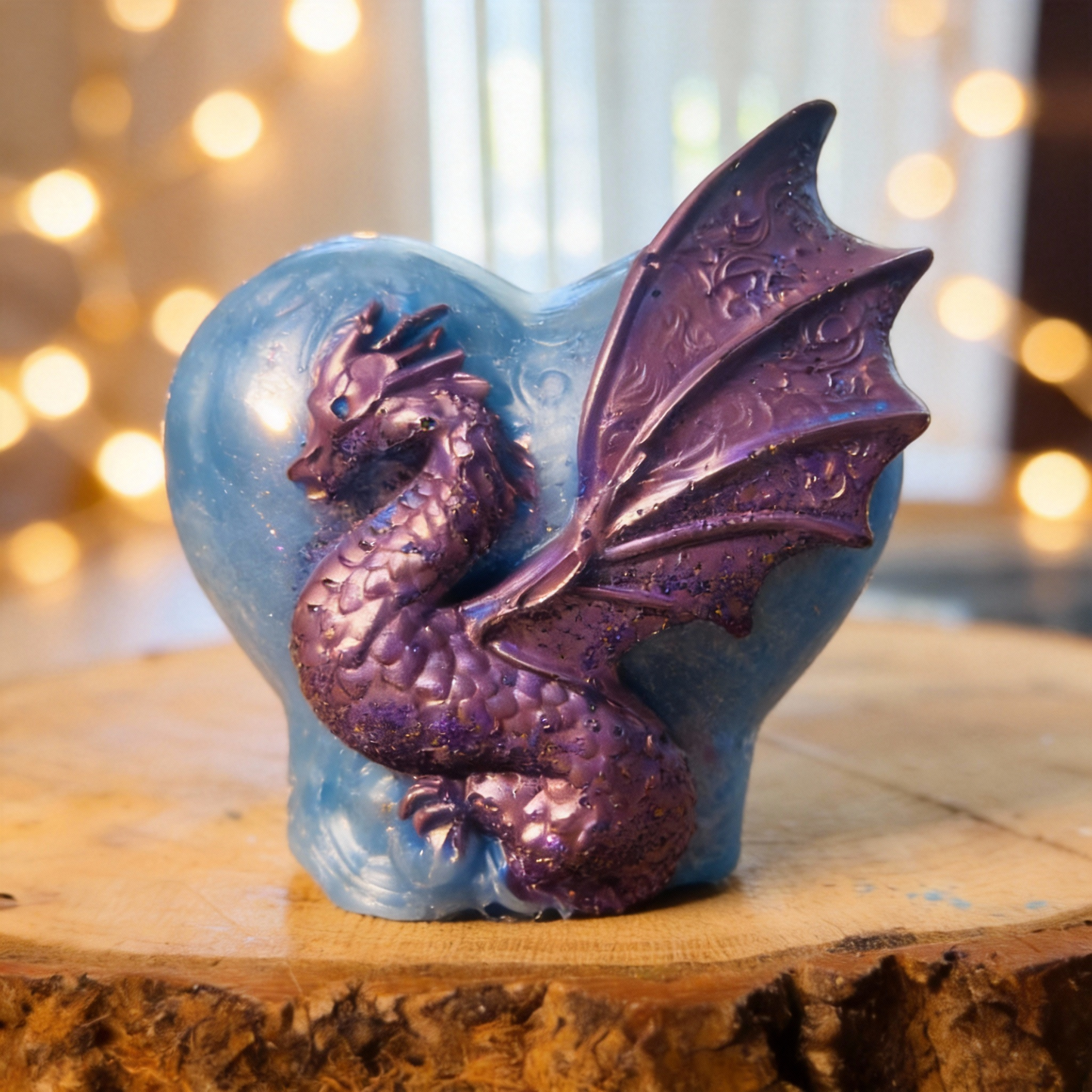 Dragon Love ~ 4”H x 3”W ~ 10.4oz

10.4 oz.